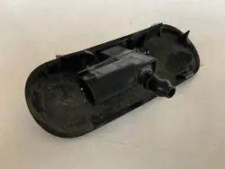 Audi OE 8W0955988A höger motorhuvesprutmunstycke