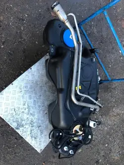 Depósito combustible Ford OEM LX61-9P860-CC para Kuga III