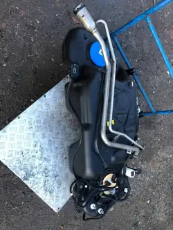 Réservoir carburant Ford OEM LX61-9P860-CC pour Kuga III