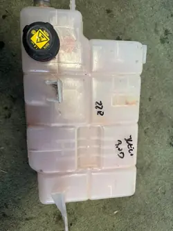 Tanque de expansão OEM 18697 para IVECO DAILY VI 3.0 HPI