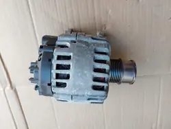 Volkswagen Alternaattori OE 04C903023M