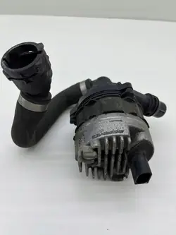 Tilläggsvattenpump MERCEDES W205 AMG A0005001700