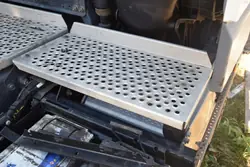 Rejilla Aluminio Escalón DAF XF 105 - Usado