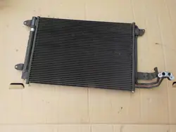 Condenseur AC OEM 1K0298403A pour VW Golf V 1.9 TDI