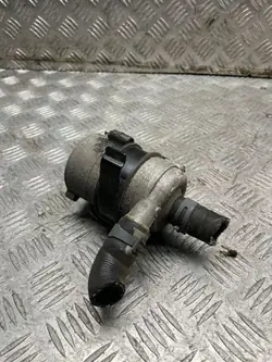 Bomba de agua Audi A5 2017 OEM 4H0965567A