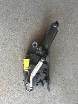 Motorhuv Hängare med Patron VW Tiguan