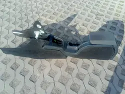 Keskikonsoli käsinoja Skoda Octavia II OEM 1Z1863241