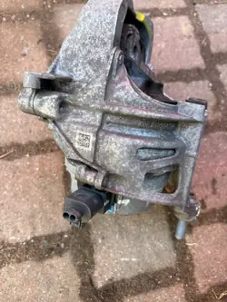 Moottorin Kiinnike Vasen Oikea Etu Audi SQ7 SQ8 4M0199255AJ