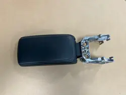 Audi A3 8V keskikäytävän käsinoja OEM 8V0864283
