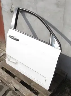 Porta Dianteira Direita Fiat Tipo 2 2015- SEDAN 5D Branca