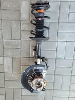 Amortisseur droit OEM LUOA1856918 pour Toyota RAV4 V 2019-