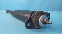 Dodge Challenger SXT takaoikea iskunvaimennin OEM 68310205AA