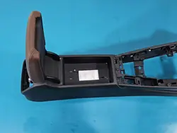 Audi A4 B9 tunnelikäsinoja OEM 8W1863241A