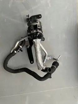 Tilläggsvattenpump Audi 8R0965567 4M0145637F