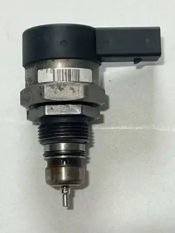 Soupape régulatrice pression Audi 3.0 TDI OEM 057130764AE