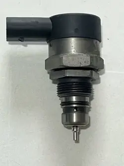 Válvula reguladora pressão Audi 3.0 TDI OEM 057130764AE