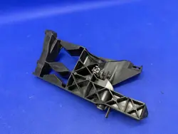 AUDI A6 C7 Glissière de fixation phare droit 4G0805608