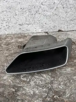 Audi A4/A5 B9 takapuskarin pää OEM 8W0253825M