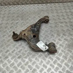 Braccio di controllo inferiore anteriore destro Toyota Hilux 2023