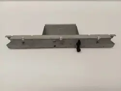 Audi A4 B8 Tavaratilan Kahvan Kiinnike OEM 8T0827569C