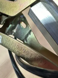 OEM 2307901171 Vasen kattoaktoija Mercedes SL R230
