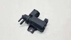 Válvula de vacío Alfa Romeo OEM 55228986 - Usada