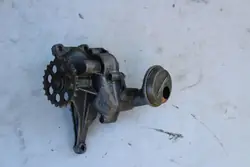 Bomba de óleo Mercedes OEM R6041810520 - Usada