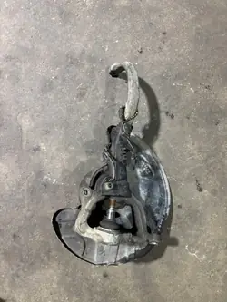 W211 ZWROTNICA LP vänster framrattknoge