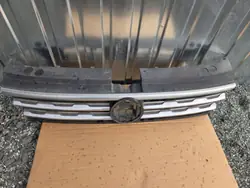 Grille VW Tiguan II OEM 5NA853653 - État d'occasion