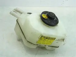 Réservoir de liquide de frein OEM 111ZBH pour Toyota Prius C