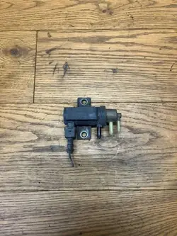 Solenoidiventtiili OEM 149566740R Opel Vivaro C:lle