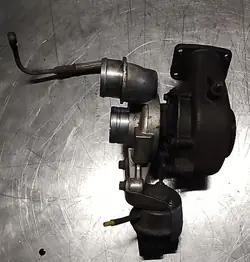 Uusi Turbo 4937707440 VW Crafter 2.5 163HV