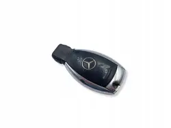 Llave Mercedes OEM UHP2263 - Plata 2 Botones