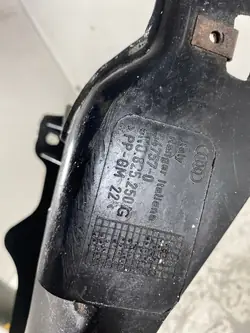 Couvercle de moteur Audi TT gauche OEM 8N0825250G