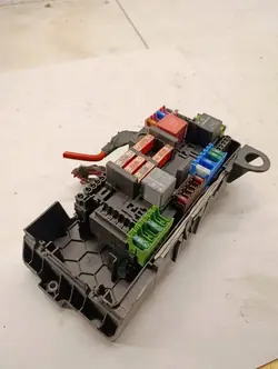 Mercedes-Benz GLC X253 C253 2020 Caja de fusibles