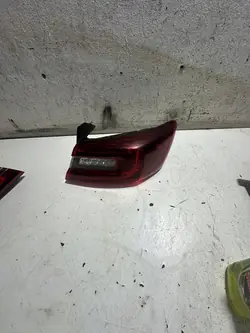 HÖGER BAKLJUS RENAULT TALISMAN SEDAN 265501301R