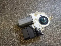 Motor de ventana izquierda trasera VW Jetta III OEM F005S00207