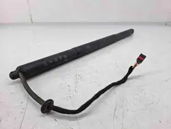 Oikea tavaratilan aktuaattori PORSCHE 2023