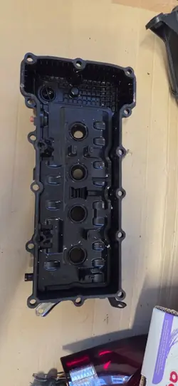 Couvercle de soupape Suzuki OEM Agila Splash 1.2