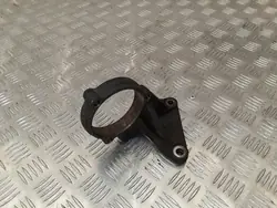 Nissan AD210 OEM Halvaxelfäste - Begagnad