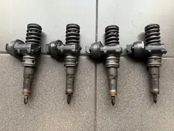 Iniettore 2.0 TDI VW Skoda Seat 038130073AP