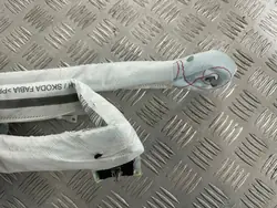 Cortina esquerda OEM 6V0880741E para Skoda Fabia III