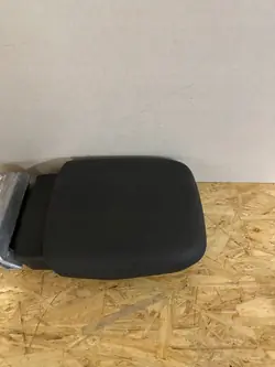 Audi Q7 4M Musta Nahka Käsinoja OEM PODŁOKIETNIK
