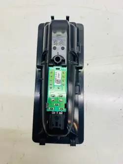 Lanterna com carregador OEM para Partner Berlingo III