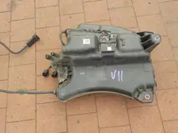 AdBlue-säiliö & Pumppu VW Golf VII OEM 5Q0131877F 5Q0131969E
