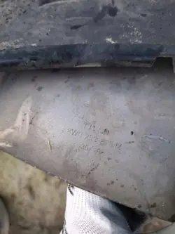 OEM 8W0253825M 9UZ Audi A5 2024 Takaosan pakoputkenpäät