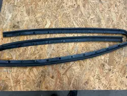 Junta do capô Jeep Cherokee OEM 68103103AA - Usado