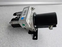 Pompe hydraulique levage essieu avant MC20 Maserati OEM 0670172681