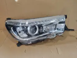 Faros delanteros derecho Toyota Hilux 2016-