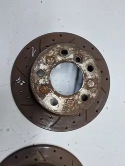 Disque de frein arrière BMW Z4 OEM AAA37171 Occasion